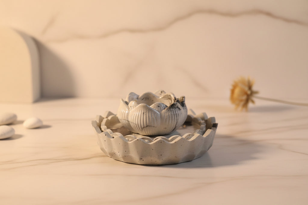 Petalia Marble Trinket Bloom Bowl