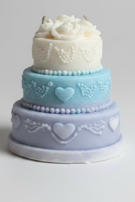 Blueberry Coconut Drip Cake Candle